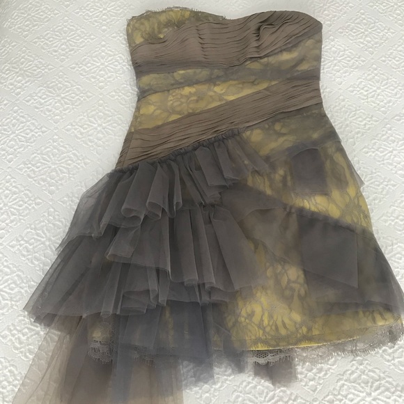 BCBG RUNWAY - Picture 3 of 7